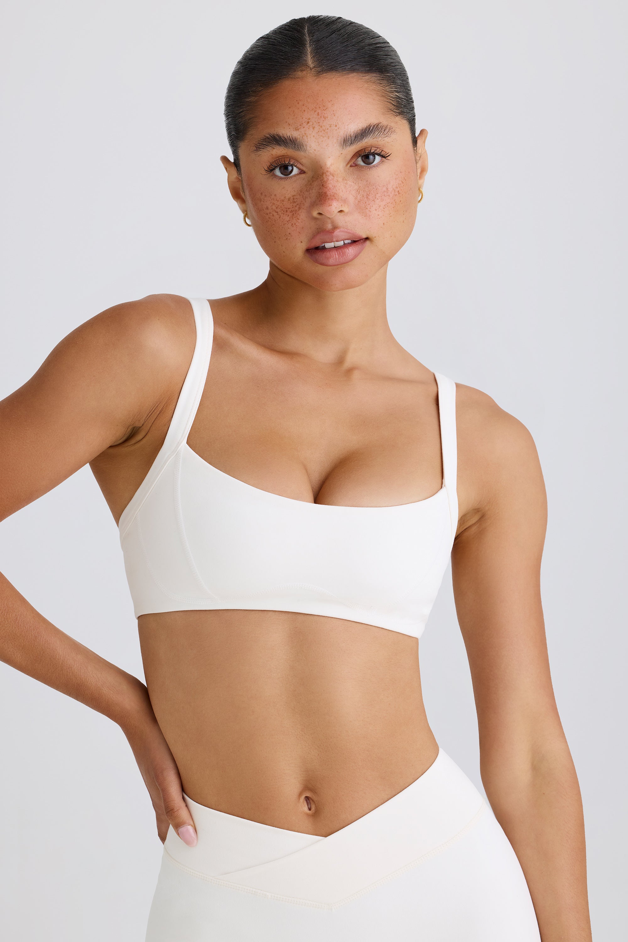 Jet Set Soft Active Contrast-Trim Sports Bra in White Oh Polly