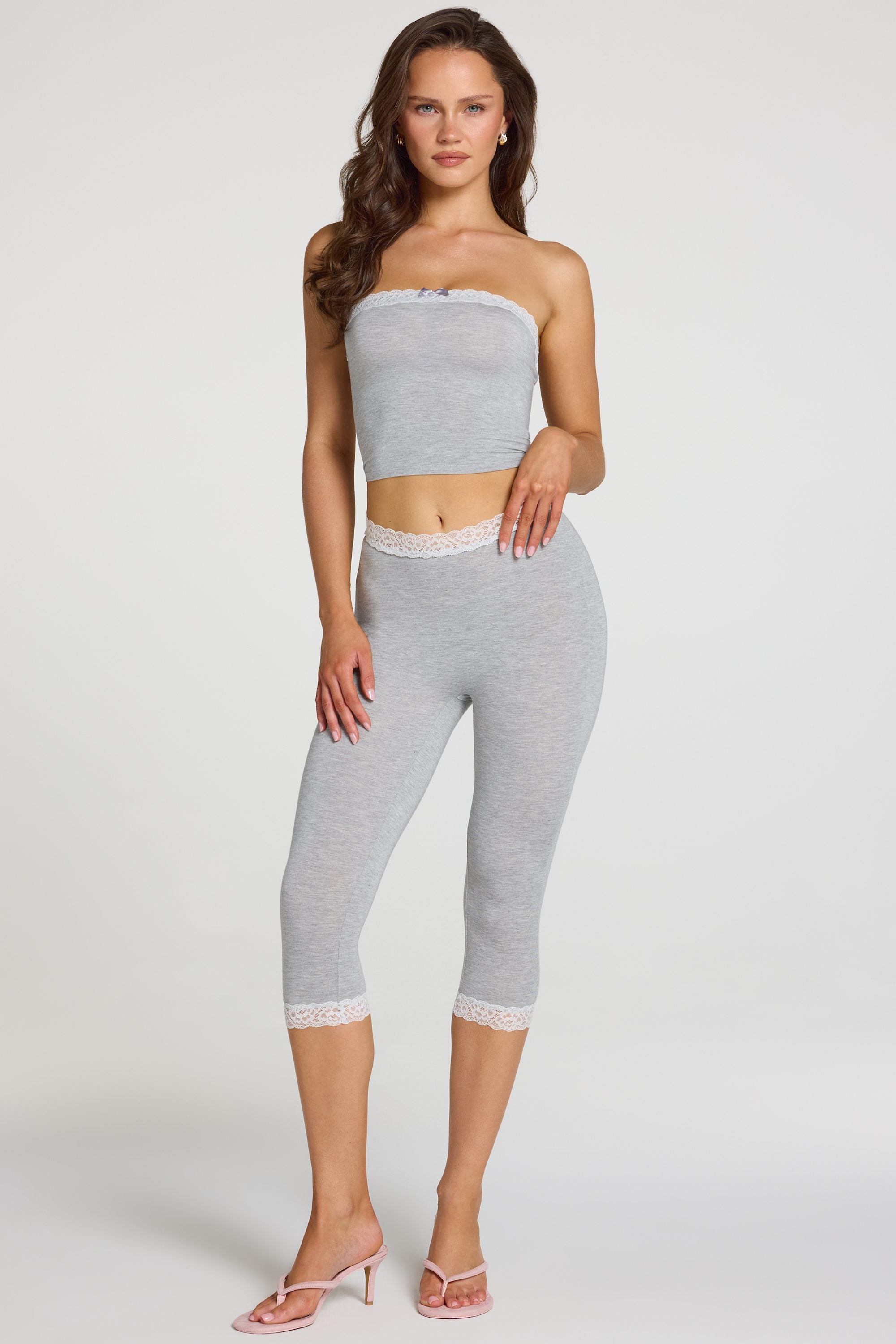 Modal Lace-Trim Mid-Rise Capri Leggings in Grey Marl