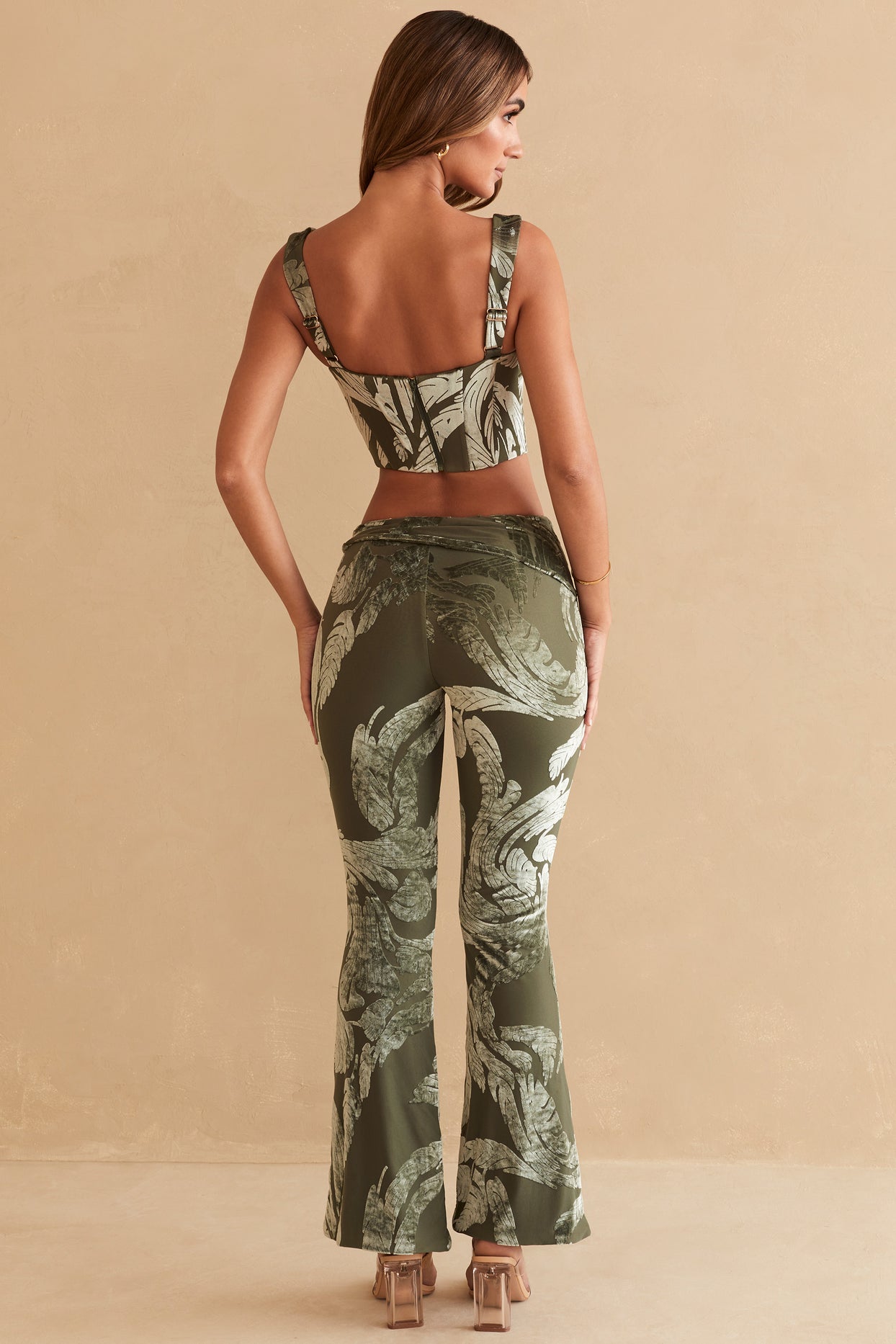 Spodnie Bootleg z okrągłym dekoltem i nadrukiem w kolorze oliwkowym
