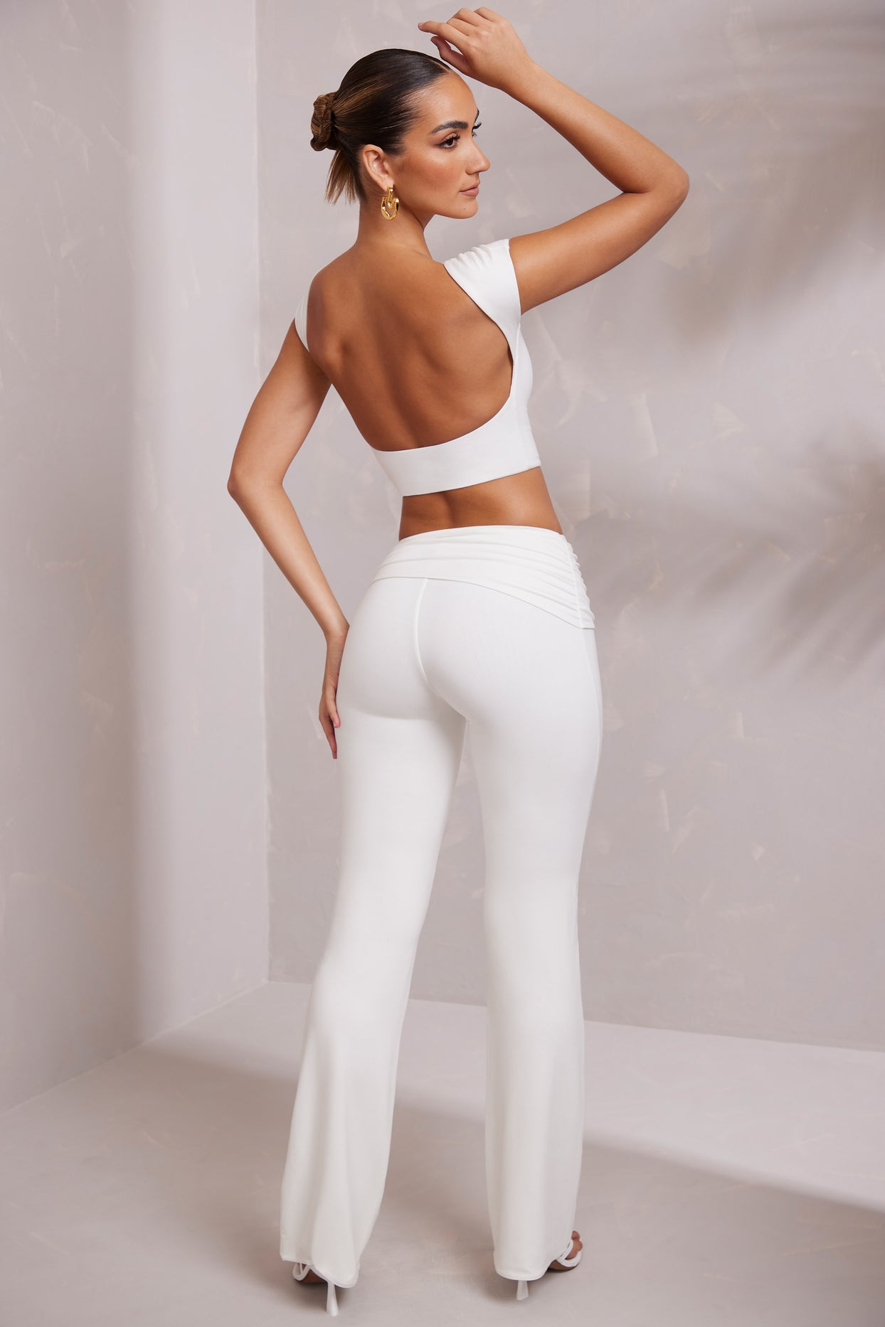 Petite Mid-Rise Straight Leg Trousers in White - 3