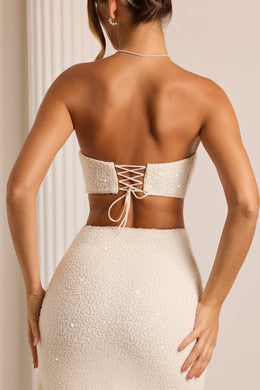 Zdobiona sukienka maxi z wycięciem w kolorze białym