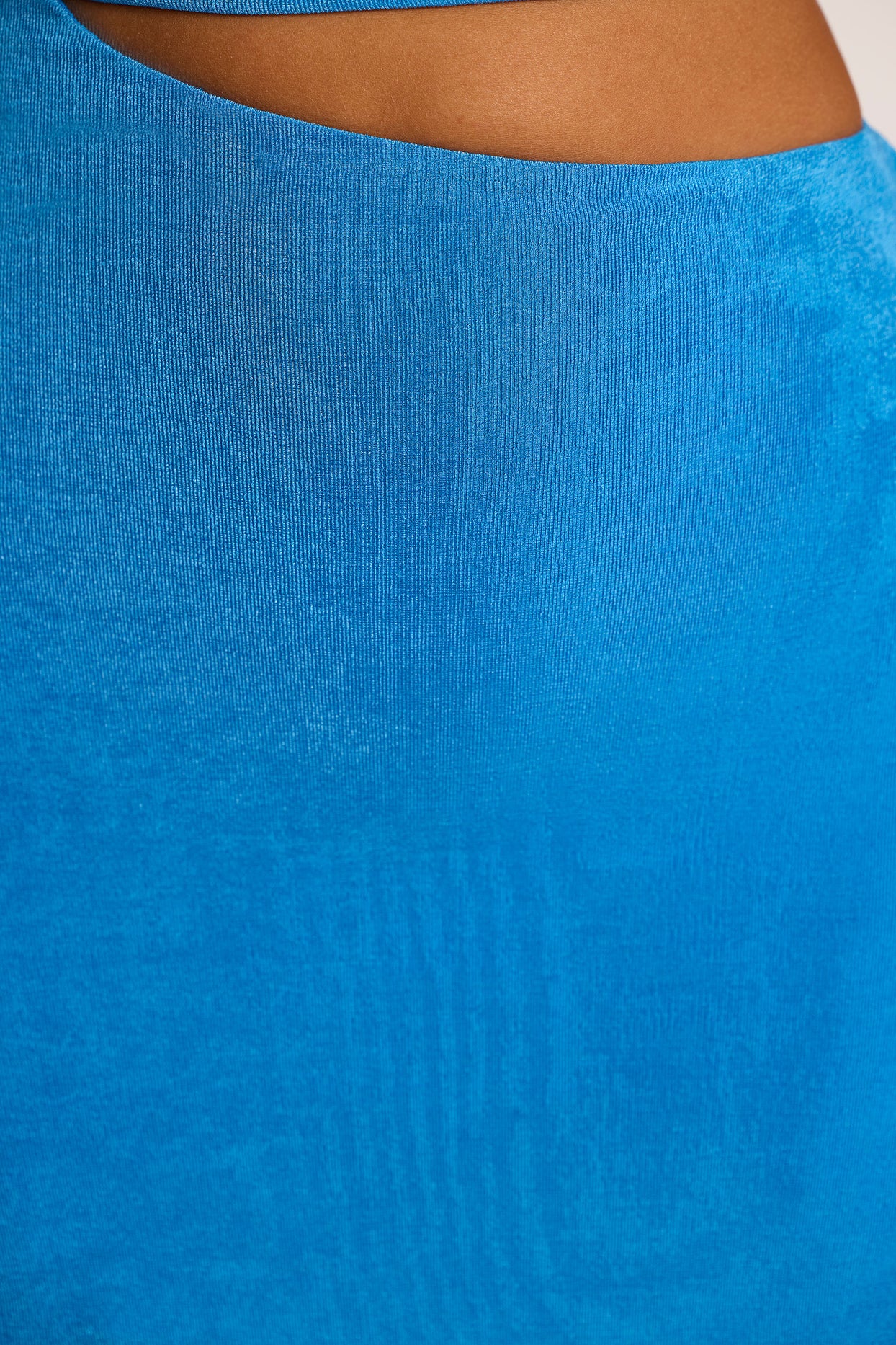 Mini-robe trapèze découpée en jersey texturé en bleu cobalt