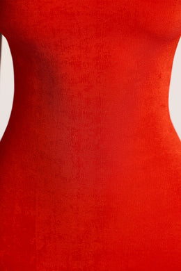 Teksturowana sukienka maxi z odkrytymi plecami w kolorze ognistej czerwieni