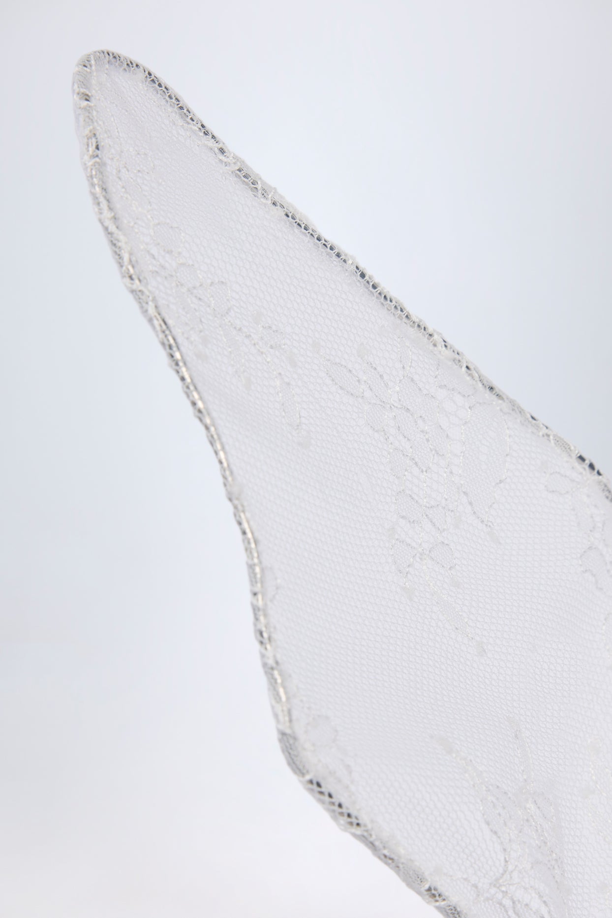 Wired Lace Headband in White - 5