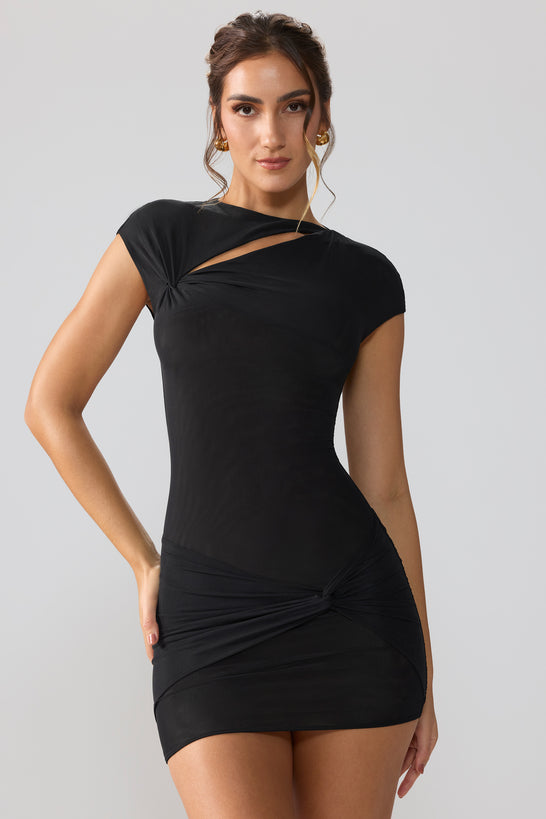 Siateczkowa sukienka mini z krótkimi rękawami i wycięciem w kolorze czarnym