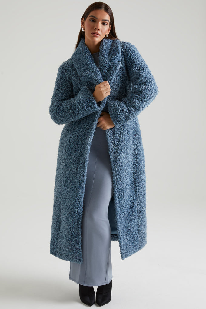 Manteau long en peau de mouton bleue