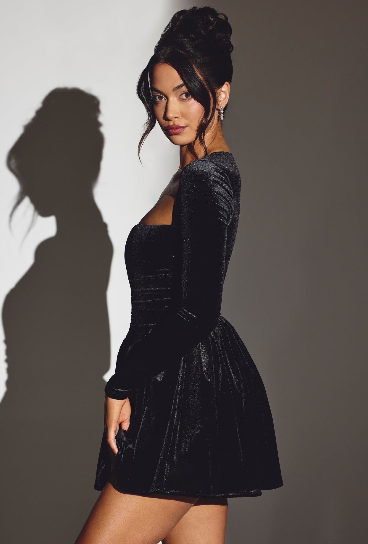 Mini-robe corset à manches longues en velours, noir de jais