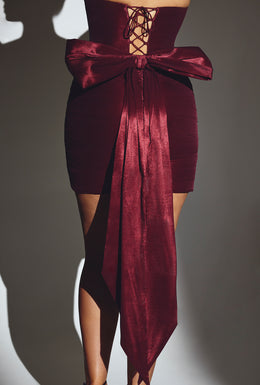 Mini-robe sans bretelles en taffetas tissé, couleur vin