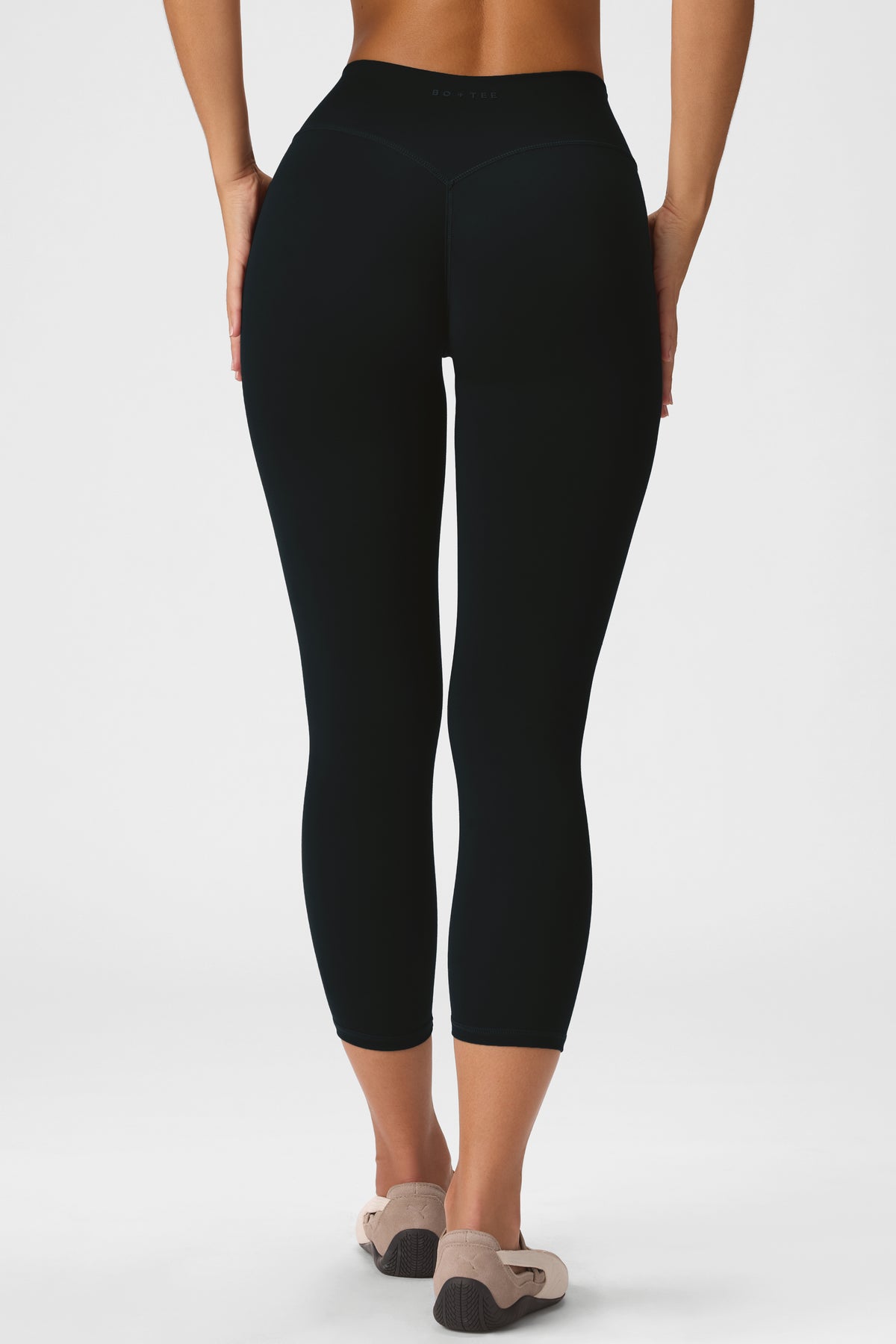 Soft Active 7/8 Leggings in Black - 2