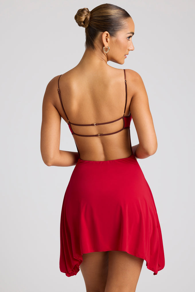 Kontrastowa wiązana sukienka mini w kolorze ognistej czerwieni