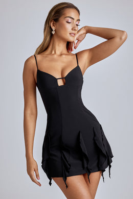 Sukienka mini z falbaną w kolorze czarnym