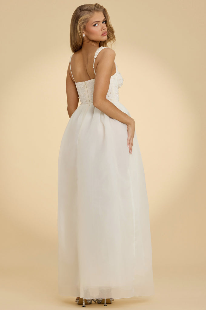Gorsetowa sukienka maxi z organzy w kolorze białym