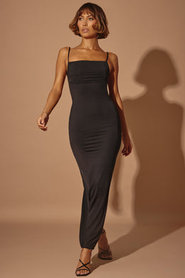 Dopasowana sukienka maxi z marszczeniem w kolorze czarnym