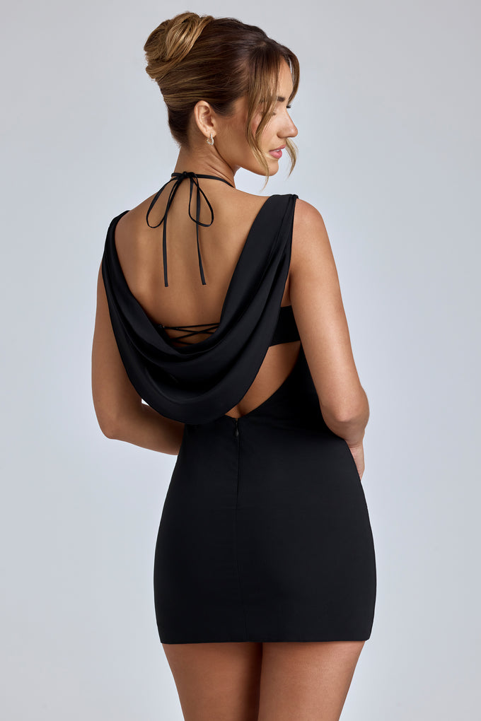 Mini-robe trapèze à col bénitier en noir