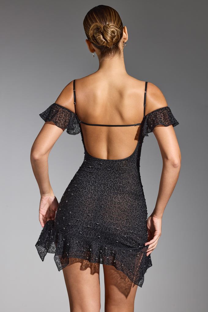 Ozdobiona mini sukienka z odkrytymi ramionami w kolorze czarnym