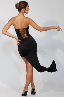 Czarna mini sukienka z dżerseju Premium, sznurowana na plecach i trenem