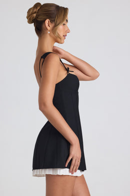 Sukienka mini z zakładkami w kolorze czarnym