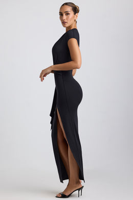 Sukienka maxi z głębokim dekoltem w kolorze czarnym