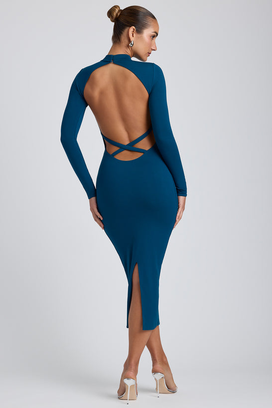 Modalna sukienka midaxi ze skrzyżowanymi plecami w kolorze głębokiego turkusu