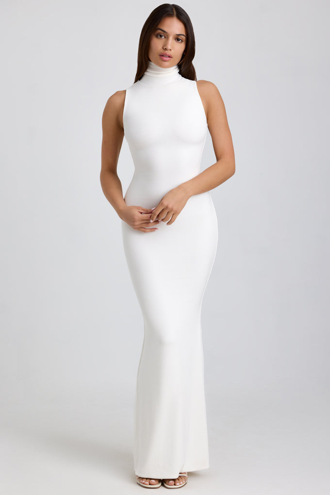 Prążkowana modalna sukienka maxi z golfem w kolorze białym