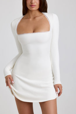 Biała sukienka mini z modalnej koronki, prążkowana