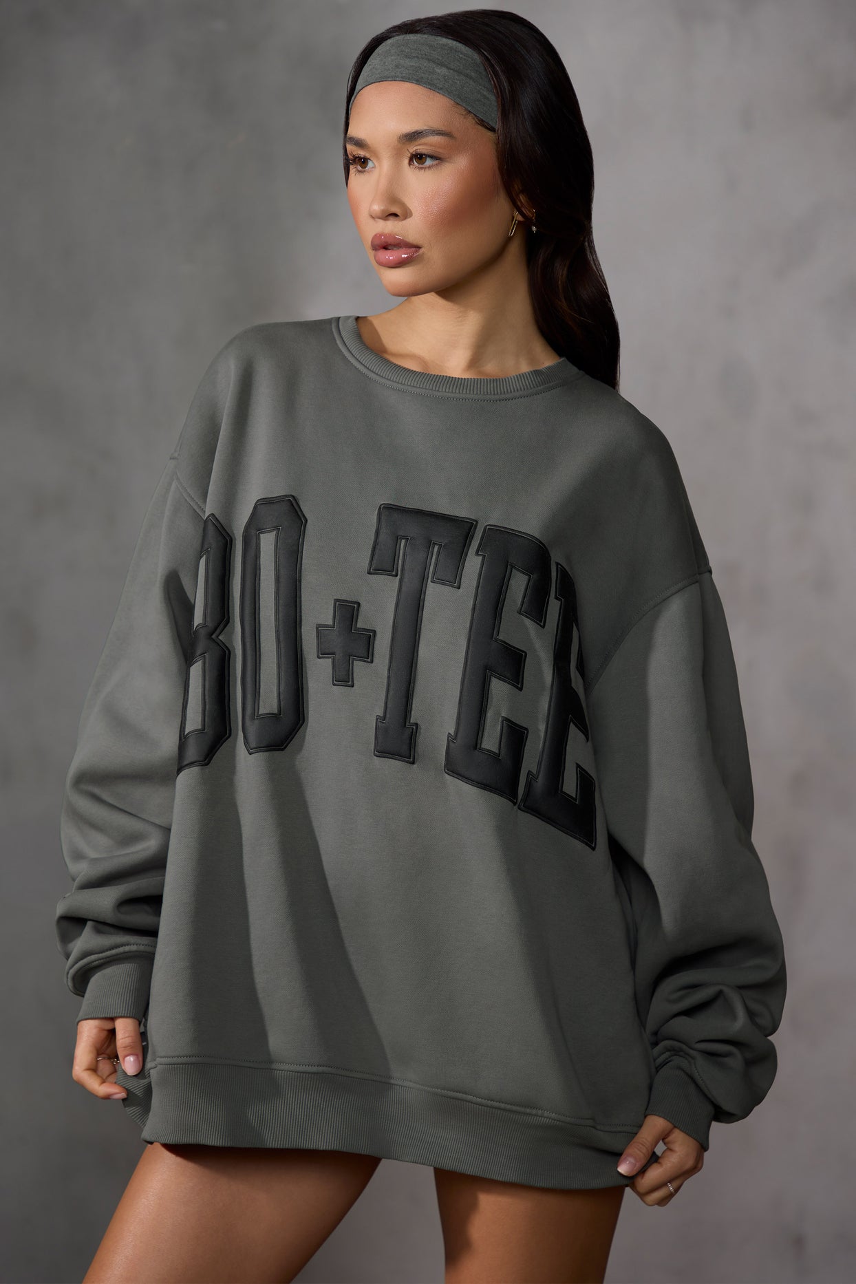 Oversized Sweatshirt in Charcoal