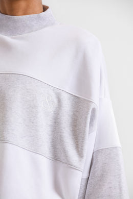 Sweat-shirt oversize à col montant en gris doux