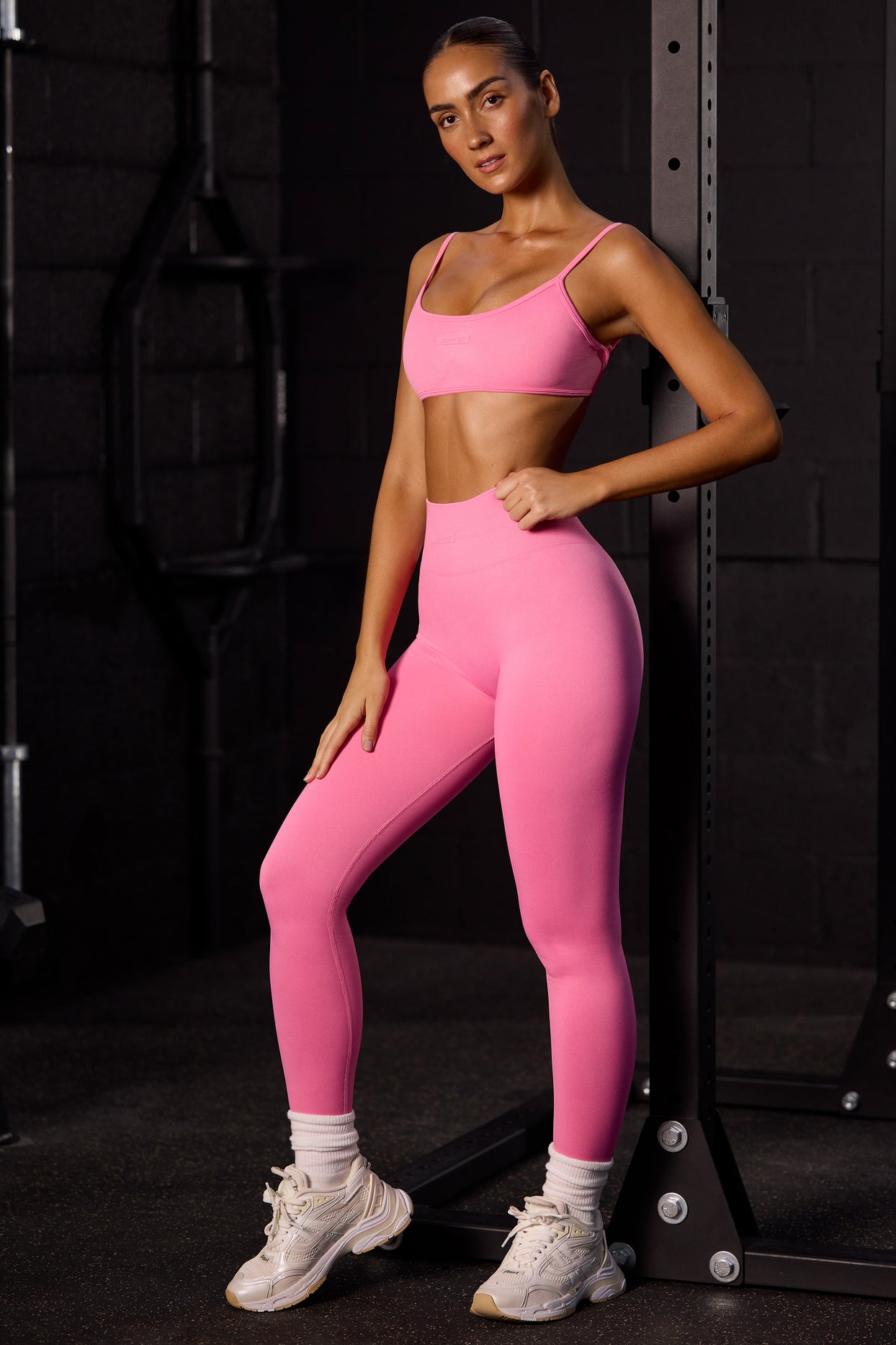 Bezszwowe legginsy pełnej długości Petite Super Sculpt w kolorze różu flamingowego