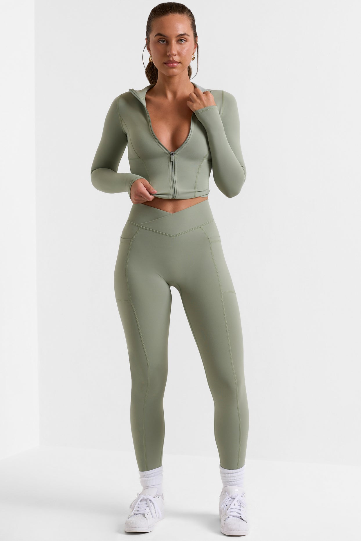 Advantage Full Length Leggings with Pockets in Bamboo Green | Oh Polly