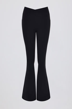 Soft Active V-Waist Pocket Flared Leggings in Black