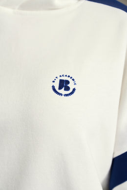 Bluza oversize z kapturem w kolorze białym