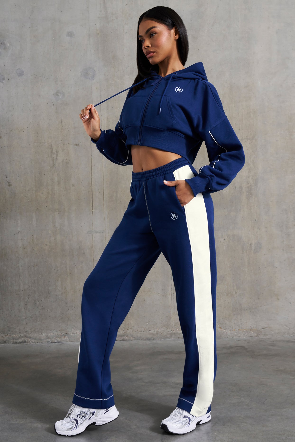 Wide Leg Sweatpants in Navy - 8