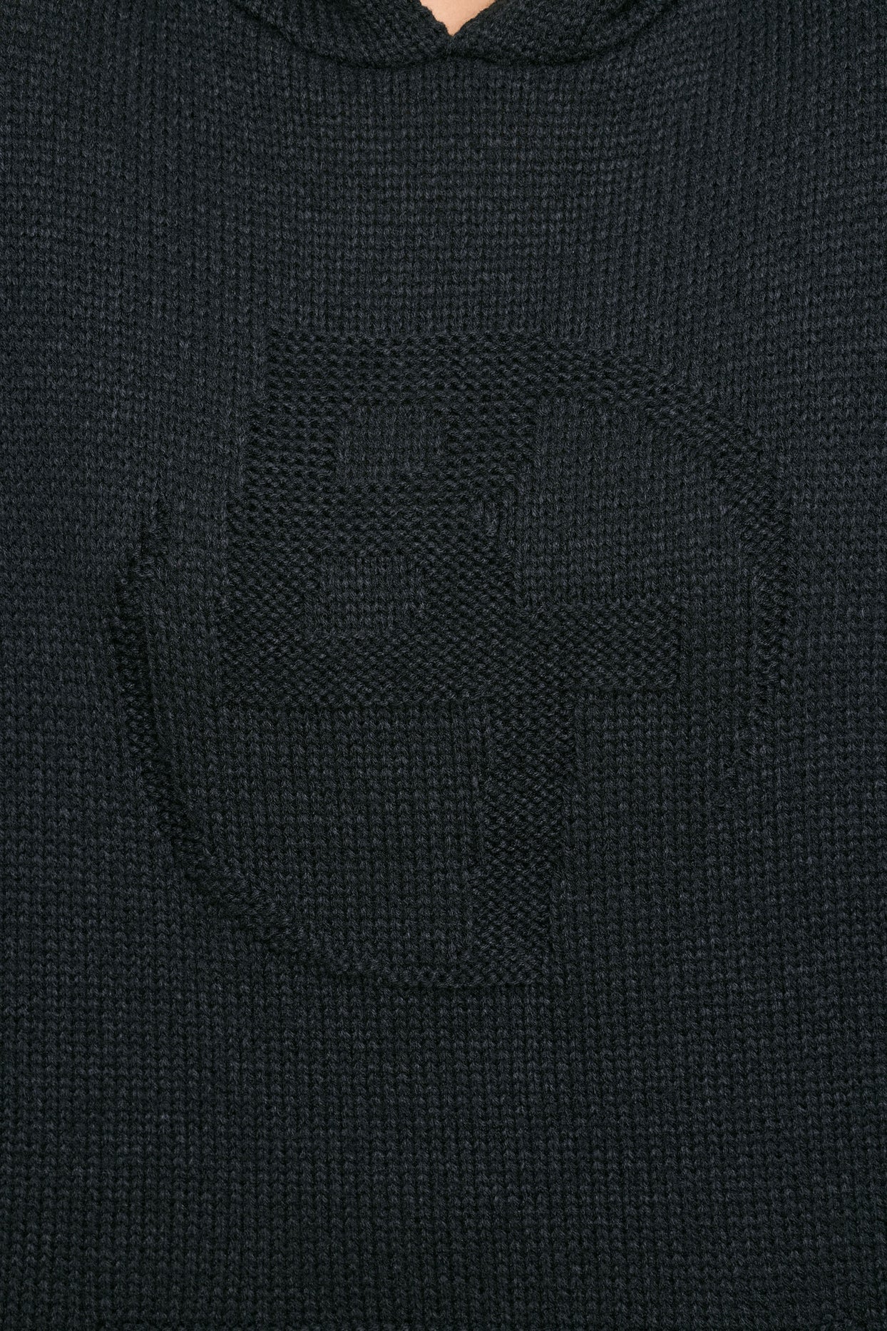 Obszerna, gruba dzianinowa bluza z kapturem w kolorze czarnym