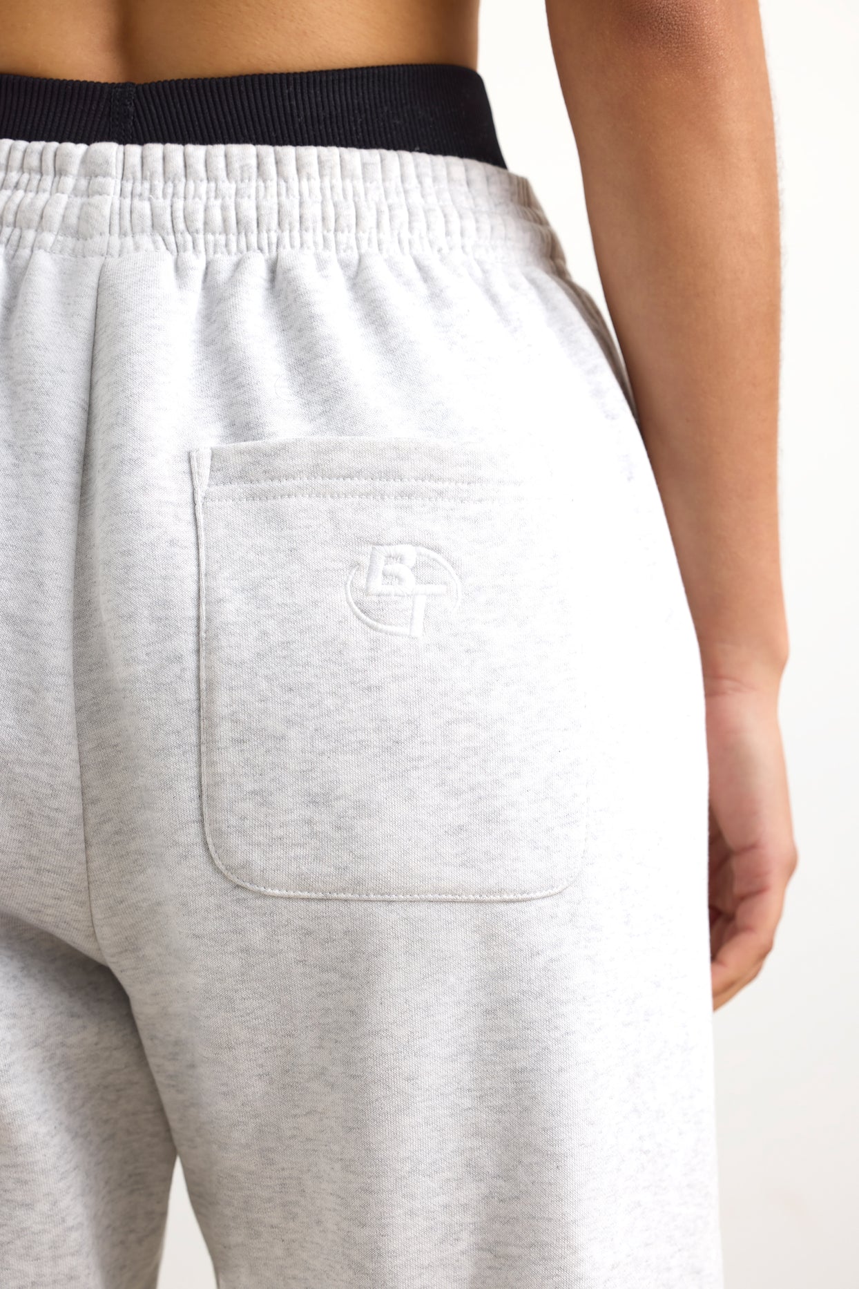 Pantalon de jogging taille moyenne en gris chiné