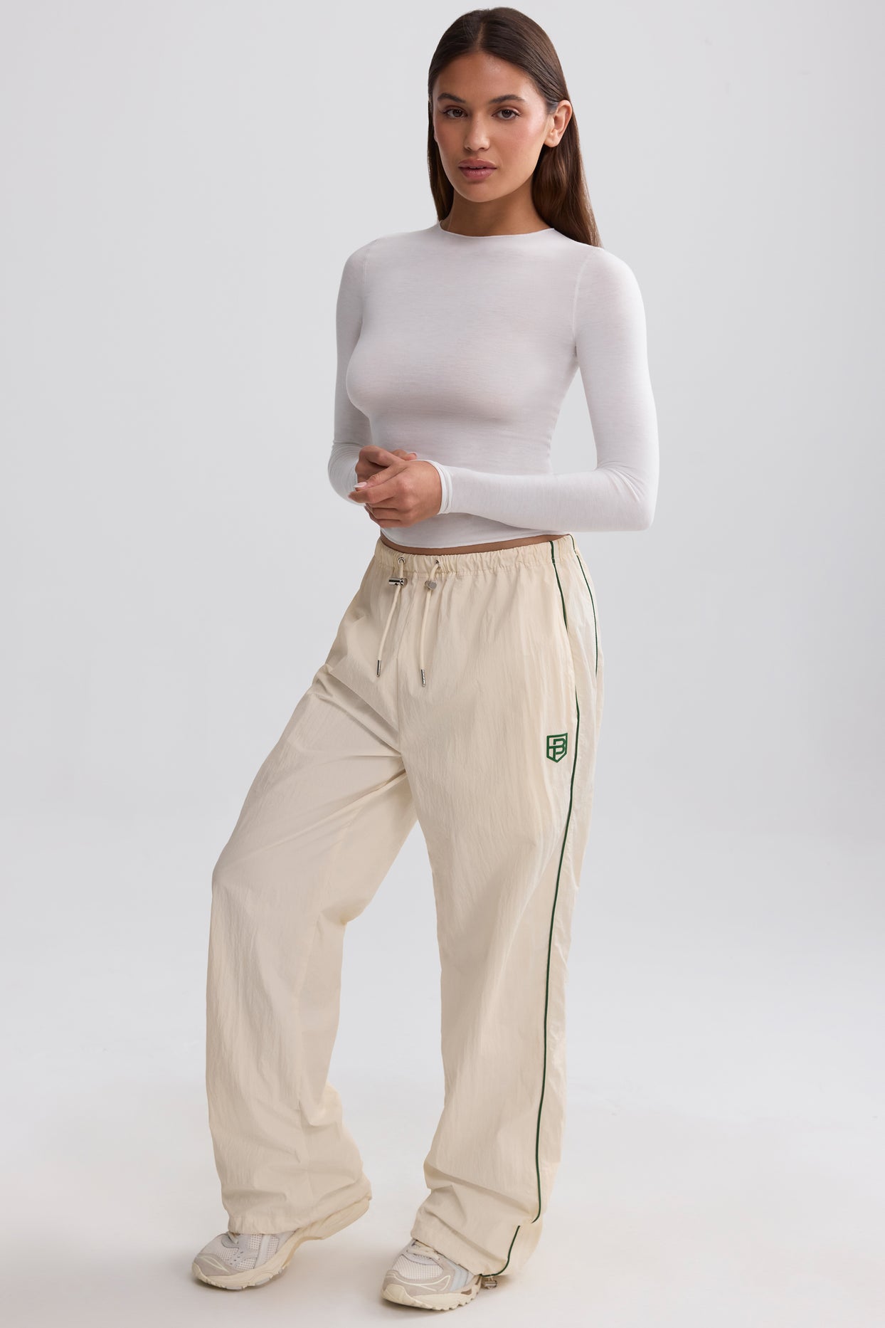 Water-Repellent Crinkled Wide-Leg Trousers in Marble - 7