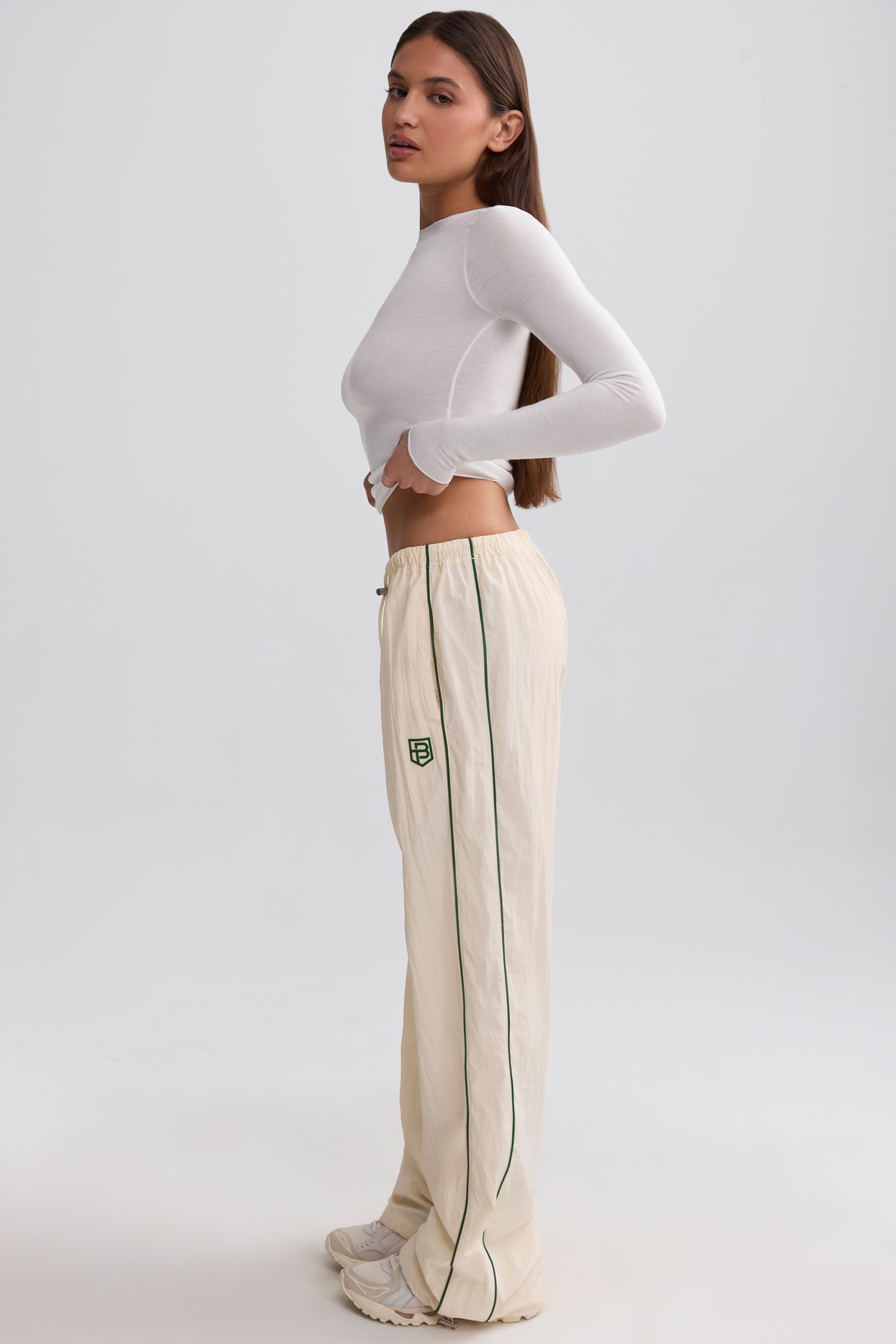 Water-Repellent Crinkled Wide-Leg Trousers in Marble - 3