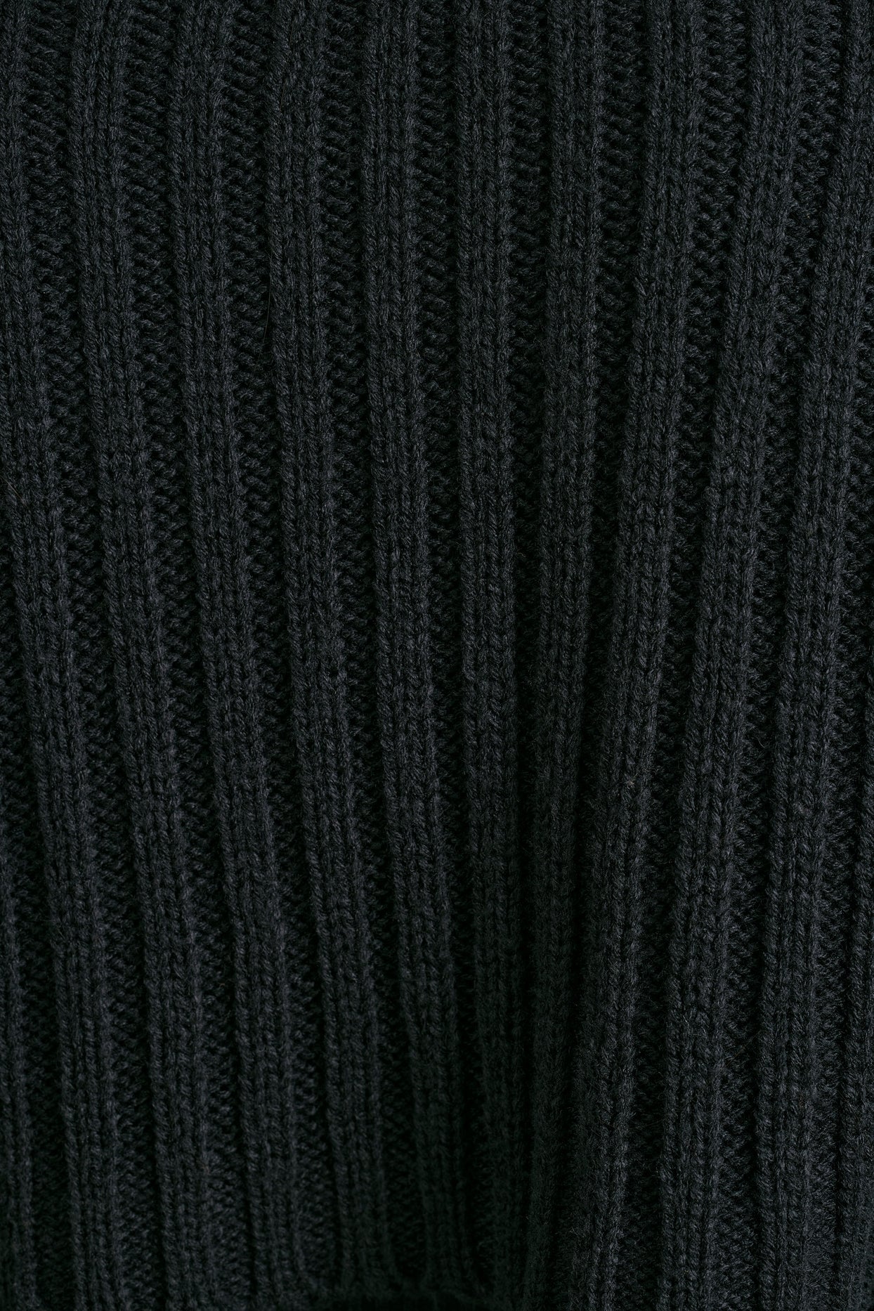 Chunky Knit Shrug in Black