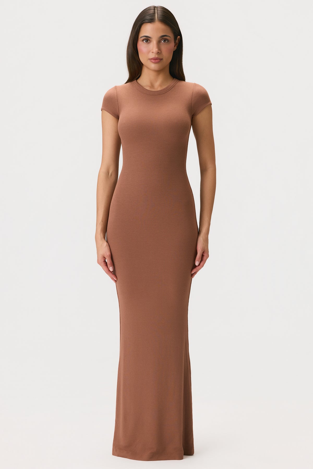 ⁣⁢ButterCloud™ Maxikleid mit Kappärmel in Cocoa⁤⁣