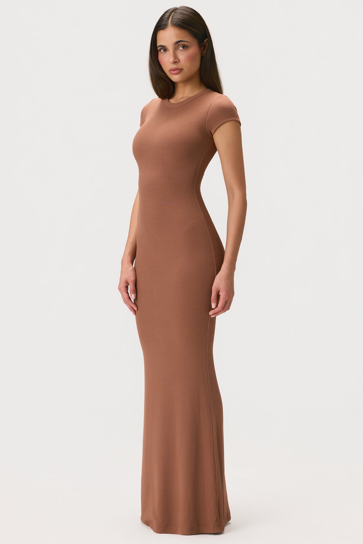 ⁣⁢ButterCloud™ Maxikleid mit Kappärmel in Cocoa⁤⁣