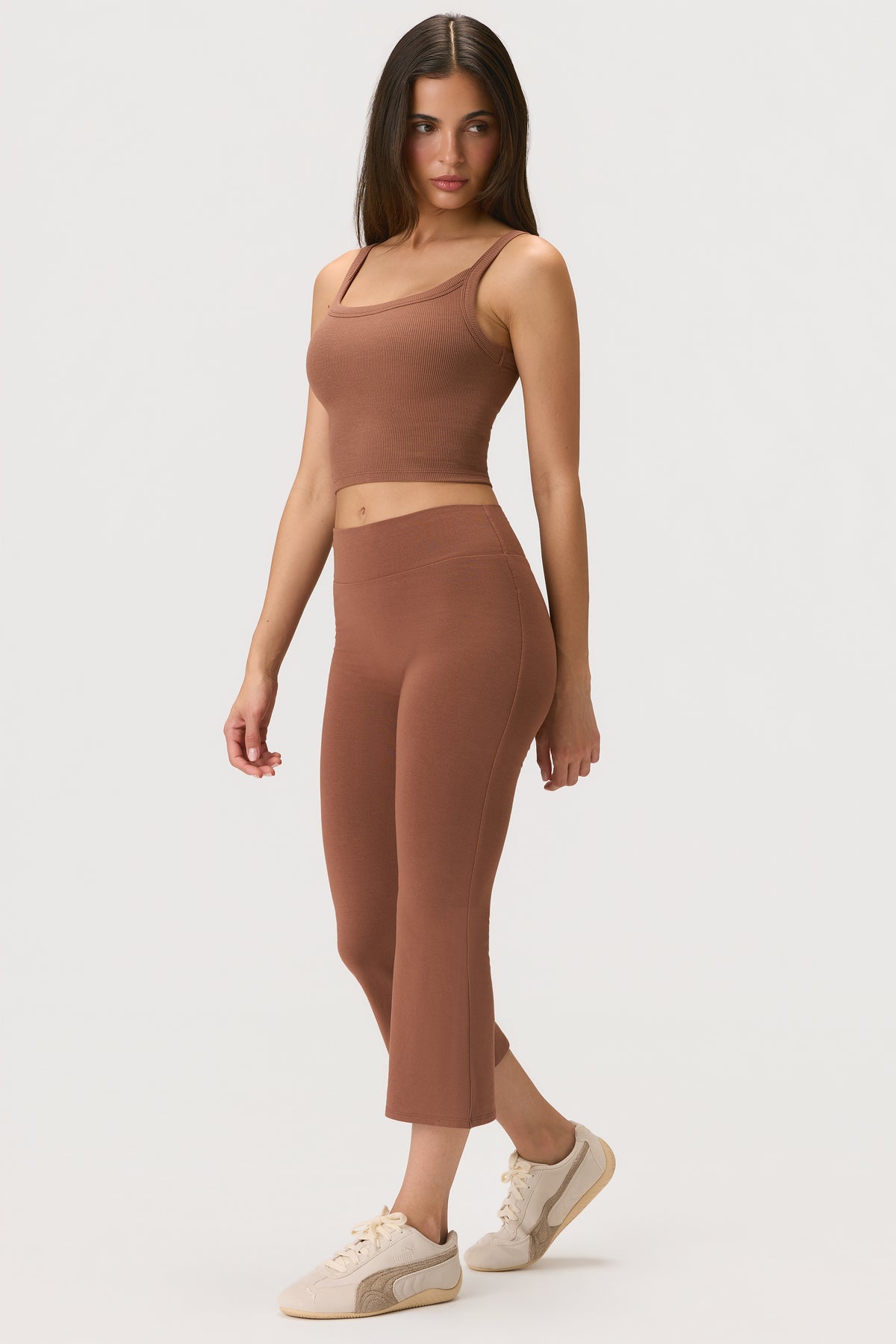 ⁣⁢ButterCloud™ Flared-Capri-Leggings in Cocoa⁤⁣