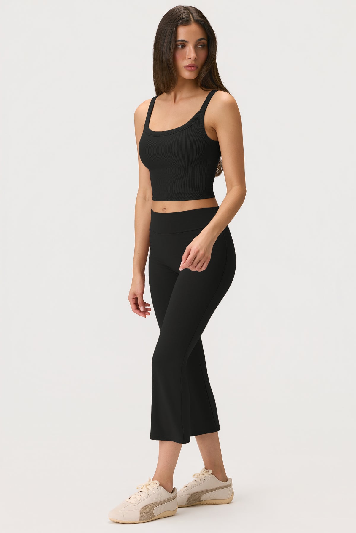 ⁣⁢ButterCloud™ Flared Capri-Leggings in Schwarz⁤⁣