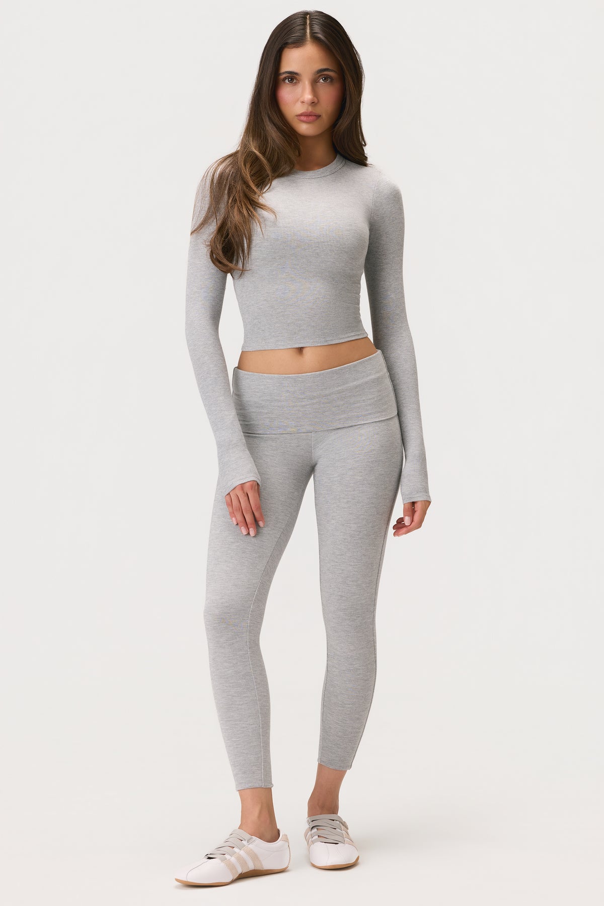 ⁣⁢ButterCloud™ Langarm-Crop-Top in Grau-Meliert⁤⁣