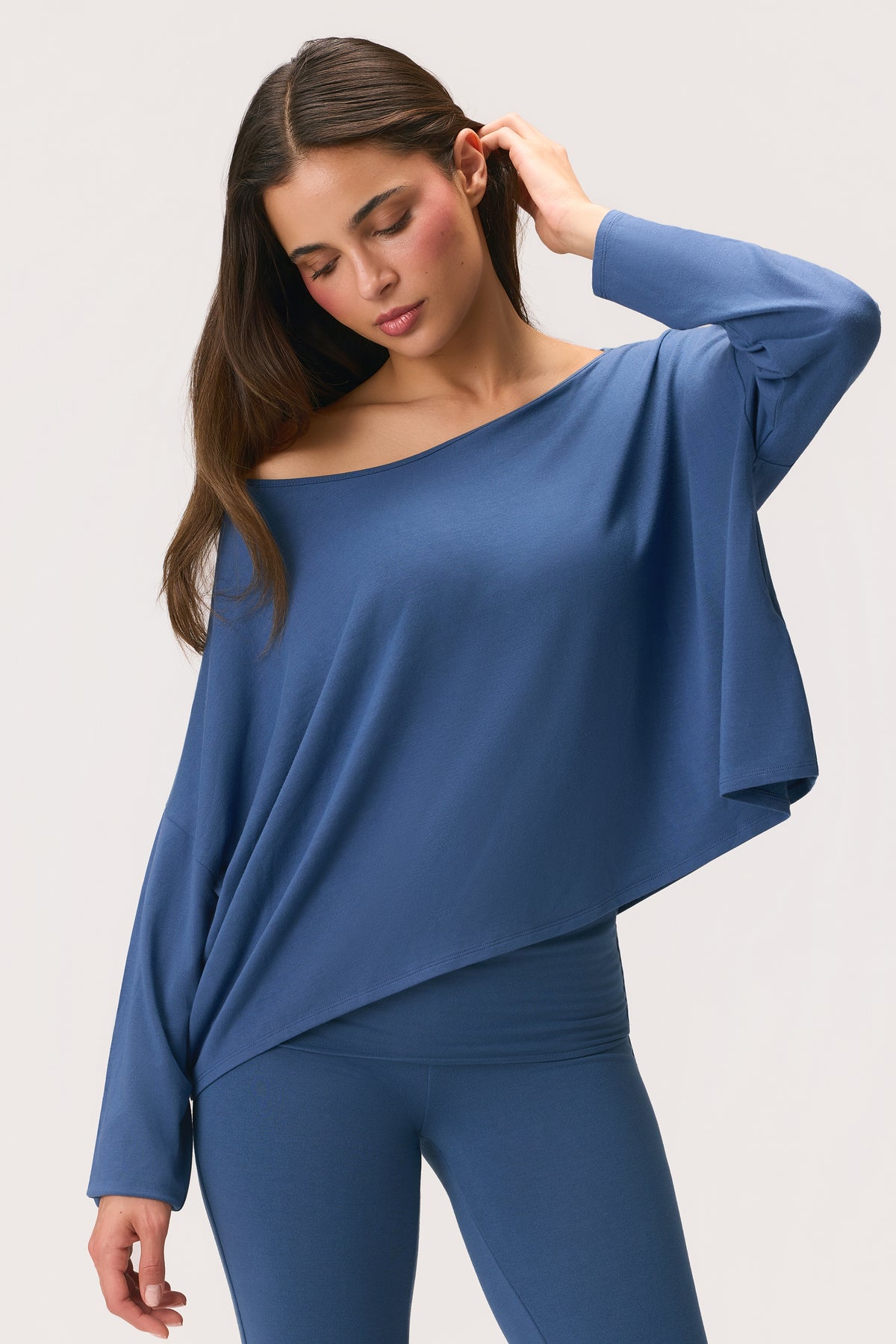 ⁣⁢ButterCloud™ Slouchy Off-Shoulder-Oberteil in Marine⁤⁣