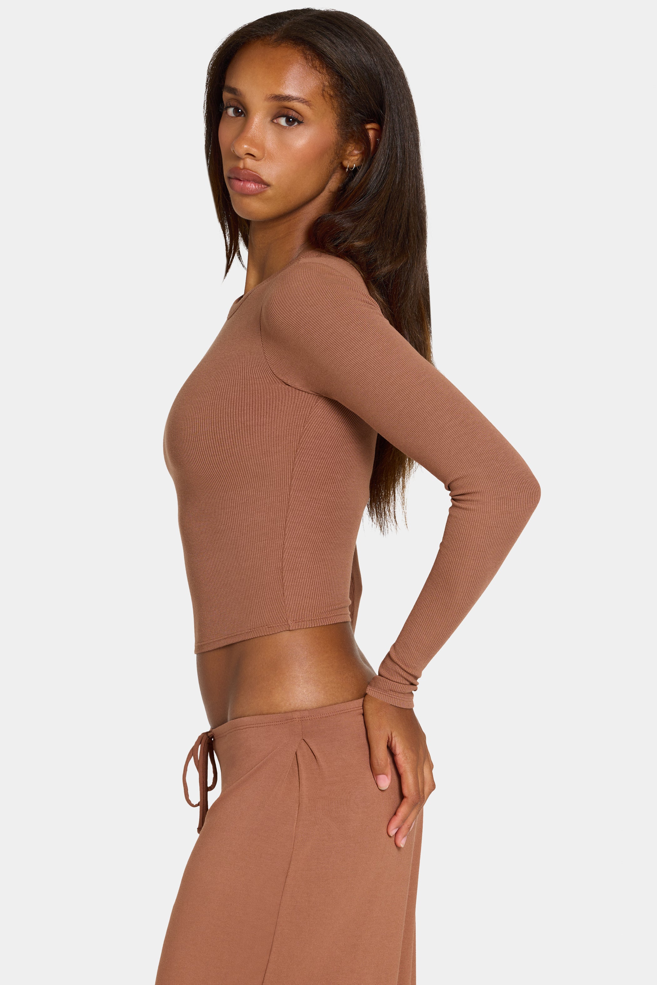 ButterCloud™ Built-In Bra Long Sleeve Crop Top in Cocoa