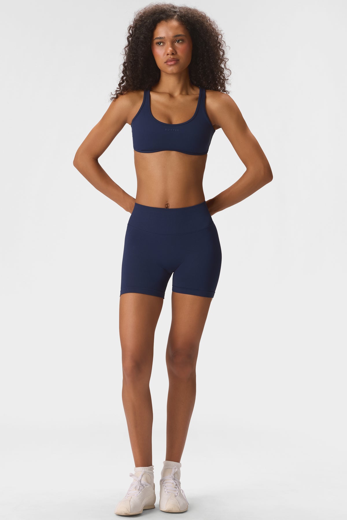 ⁣⁢Nahtlose Shorts in Mitternachtsblau⁤⁣