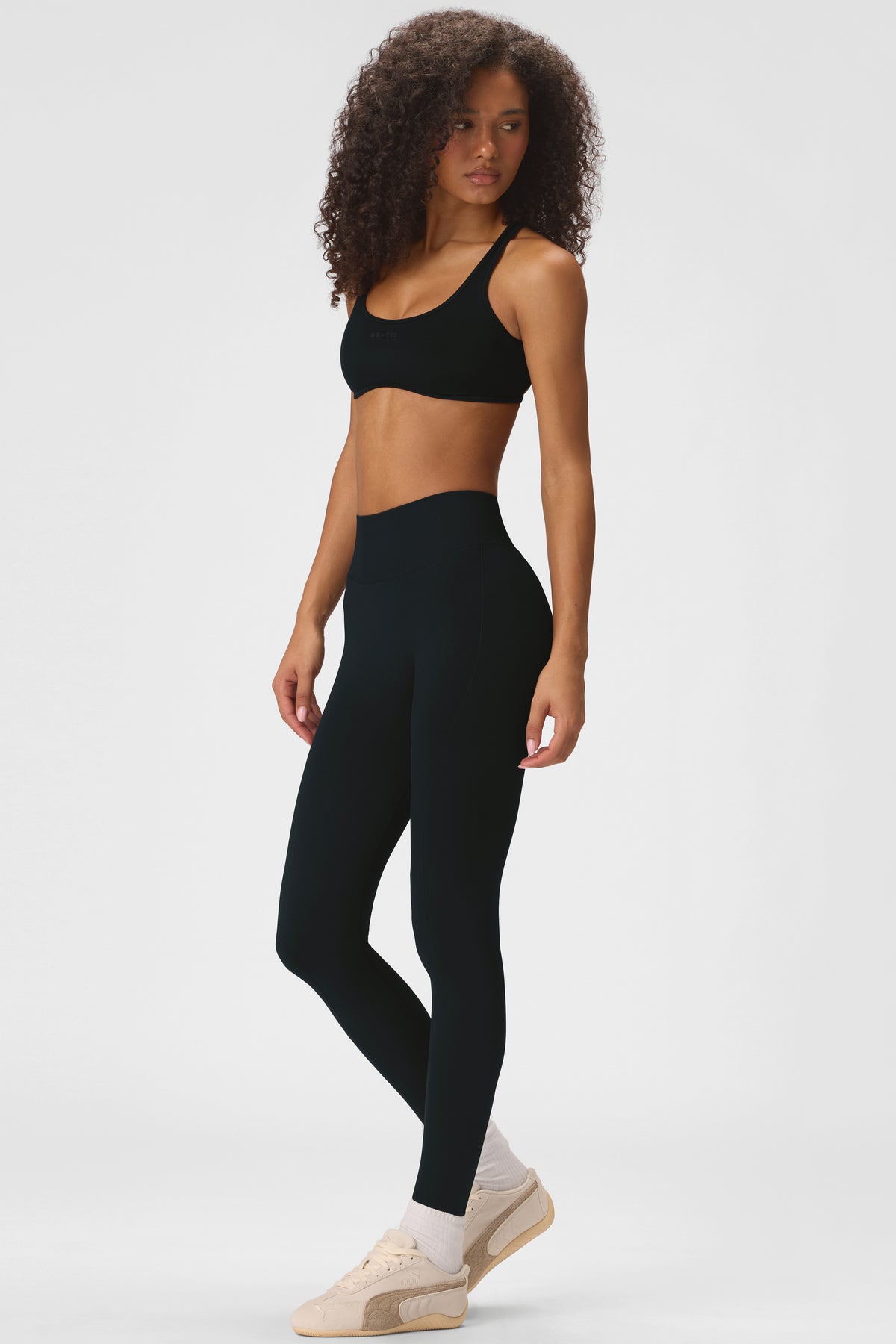 ⁣⁢Soft Active Sport-BH mit leichtem Halt in Schwarz⁤⁣
