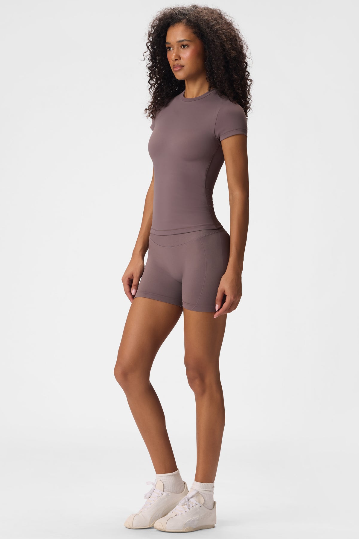 ⁣⁢Soft Active Kurzarm-Top in Stone⁤⁣