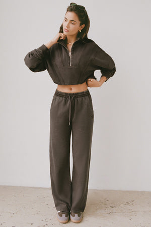 Soft Cotton Jersey Mid-Rise Wide-Leg Joggers in Brown