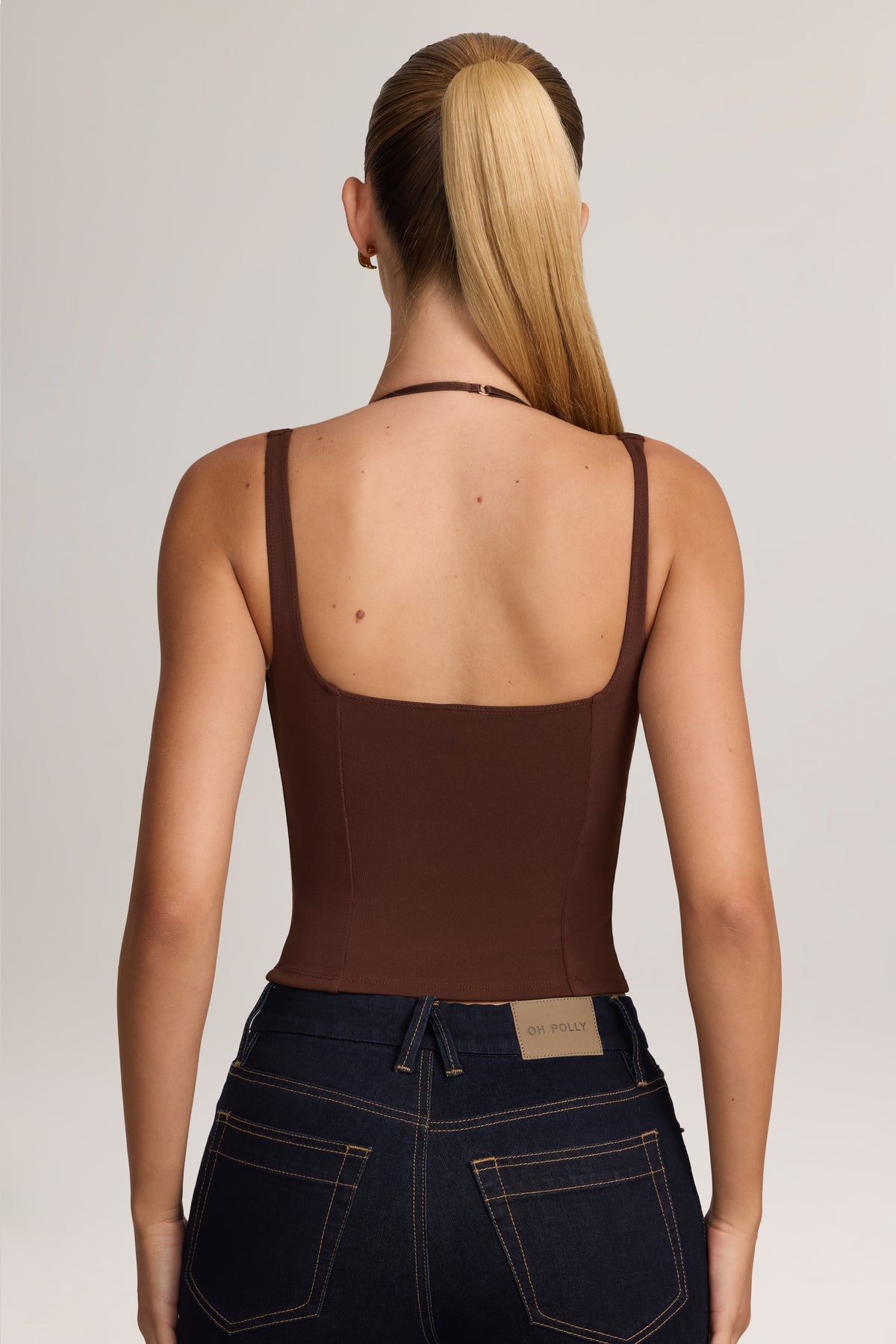 ⁣⁢Ponte Peekabo Spitzen-Tanktop in Cocoa Brown⁤⁣
