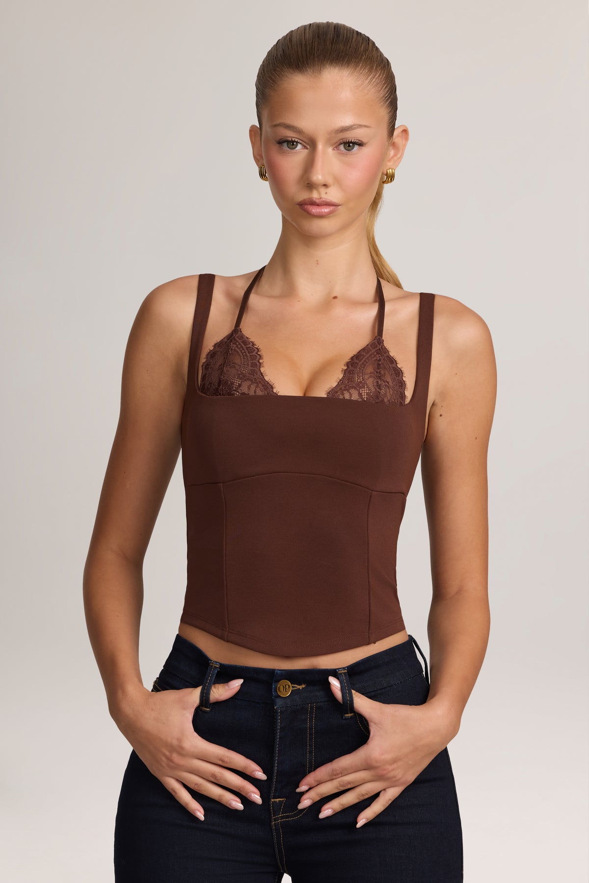 ⁣⁢Ponte Peekabo Spitzen-Tanktop in Cocoa Brown⁤⁣